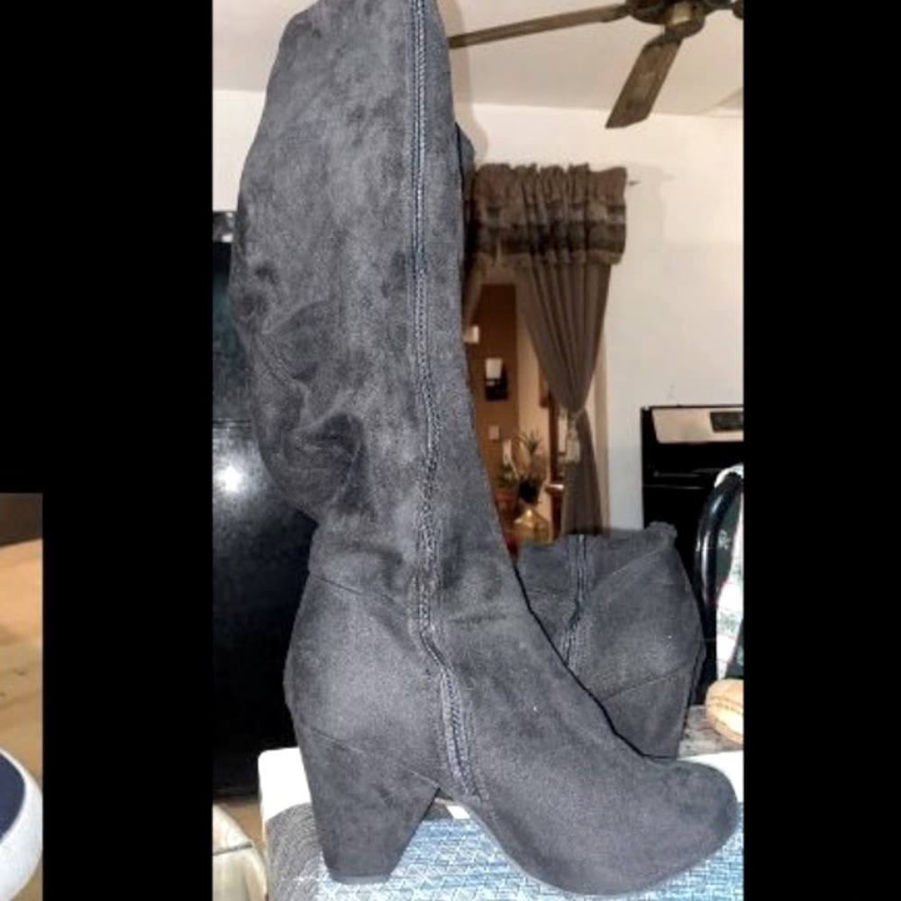 Size 10w torrid knee length boots